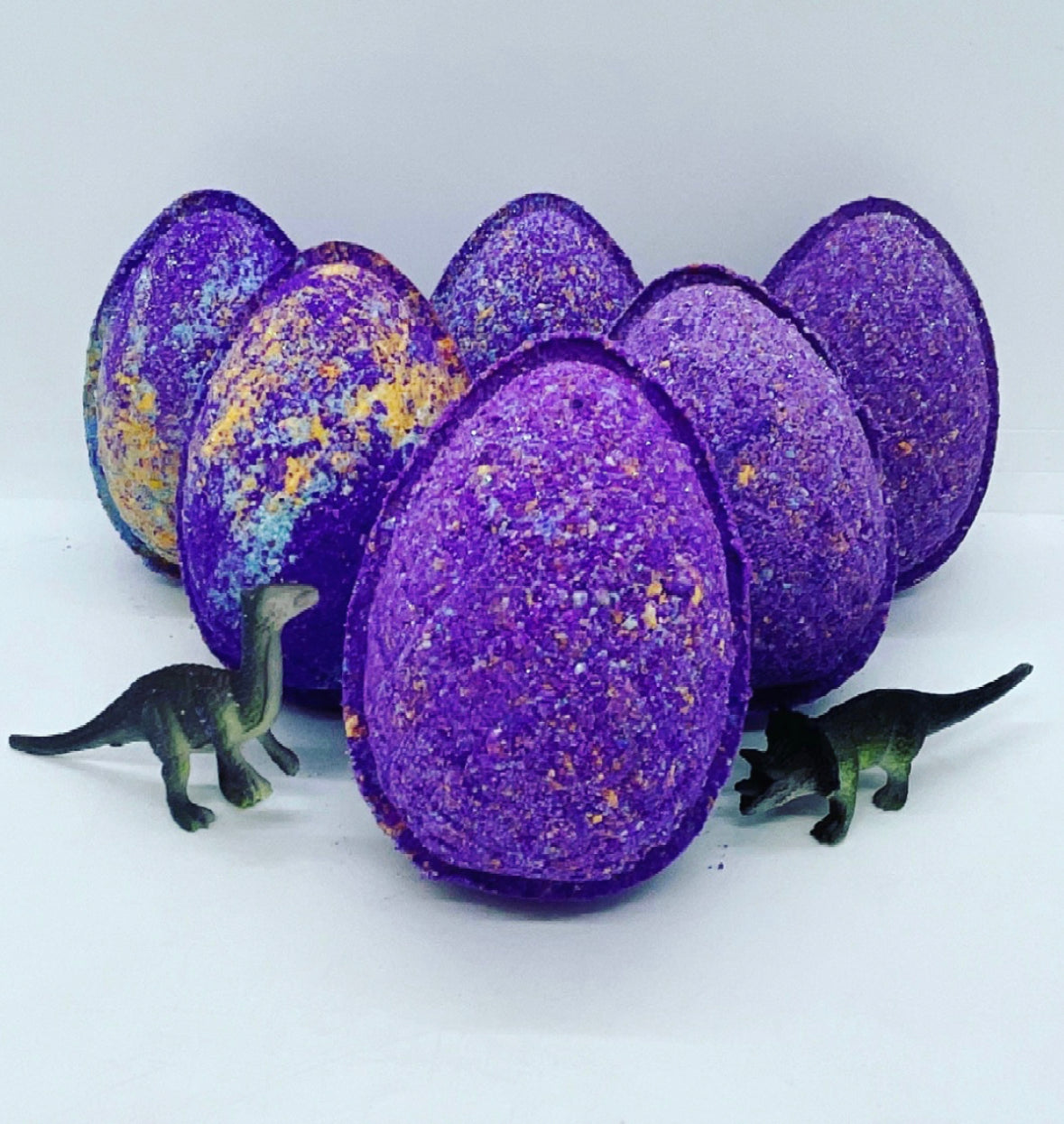 Dino hatching toy Bath Bomb